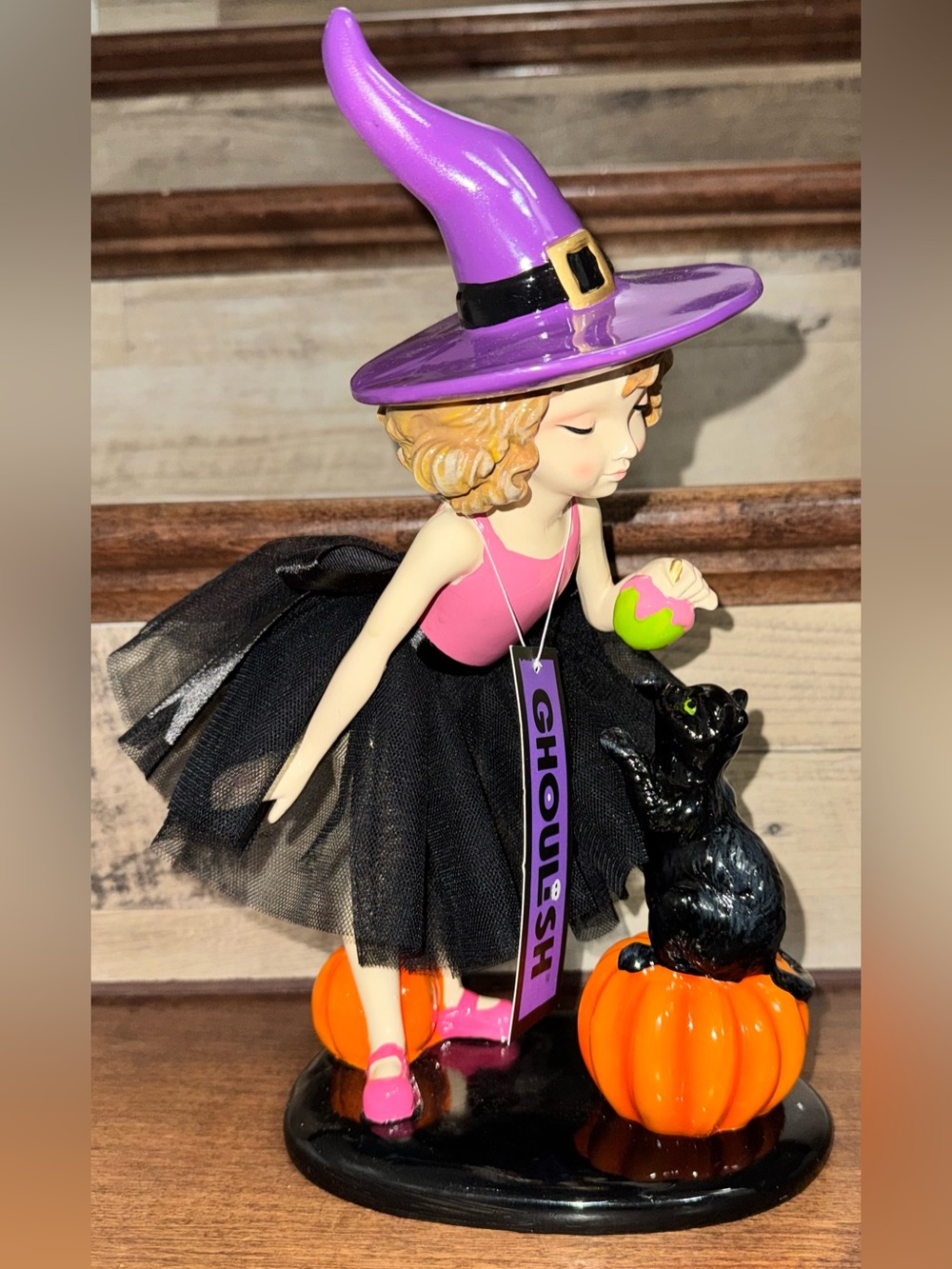 🥰 Ghoulish Curly Hair Witch 🧙♀️ with Black Cat 🐈⬛ & Pumpkin Halloween Figurine